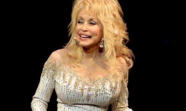 Tears of joy for Dolly Parton | GIG CITY