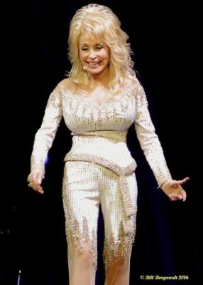 Tears of joy for Dolly Parton | GIG CITY